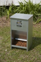 25 Pound Chow Hound Pet Feeder